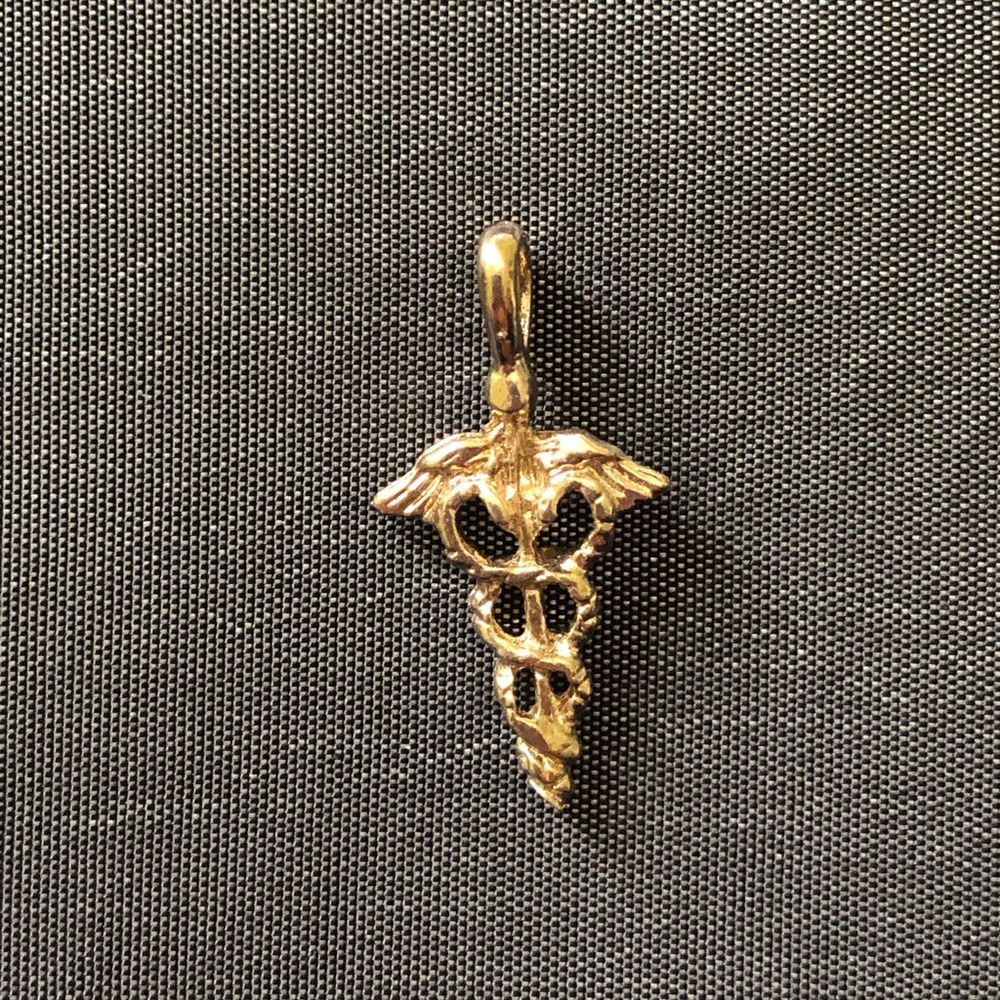 ✨Beautiful golden charm✨